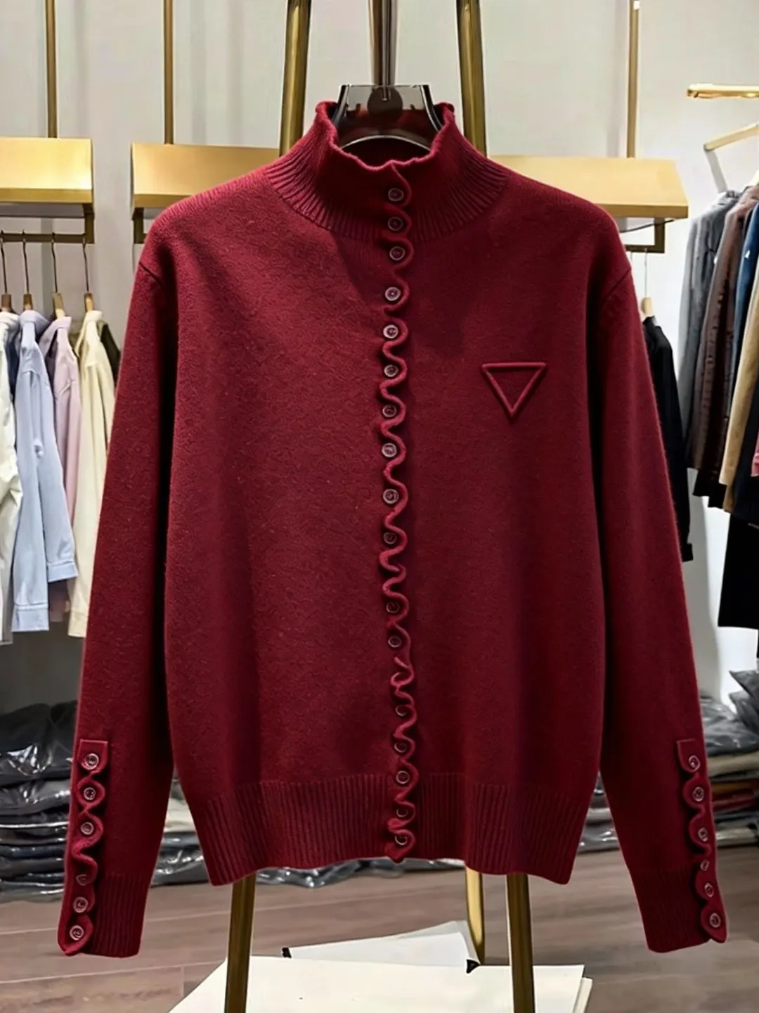 Spring 2026 New Korean Sle Women's Knitted Sweater Single Button Stand Collar Base Layer Red Slim Fit Long Sve Top
Spring 2026 New Korean Sle Women's Knitted Sweater Single Button Stand Collar Base Layer Red Slim Fit Long Sve Top