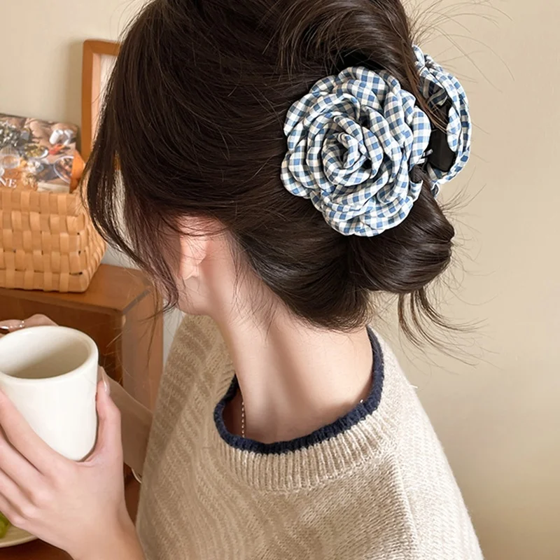 Sweet Exquisite Plaid Flower Hair Clip Elegant Fashionable Shark Clip For Women Girls Simple Versatile Hair Accessories Gifts
Sweet Exquisite Plaid Flower Hair Clip Elegant Fashionable Shark Clip For Women Girls Simple Versatile Hair Accessories Gifts