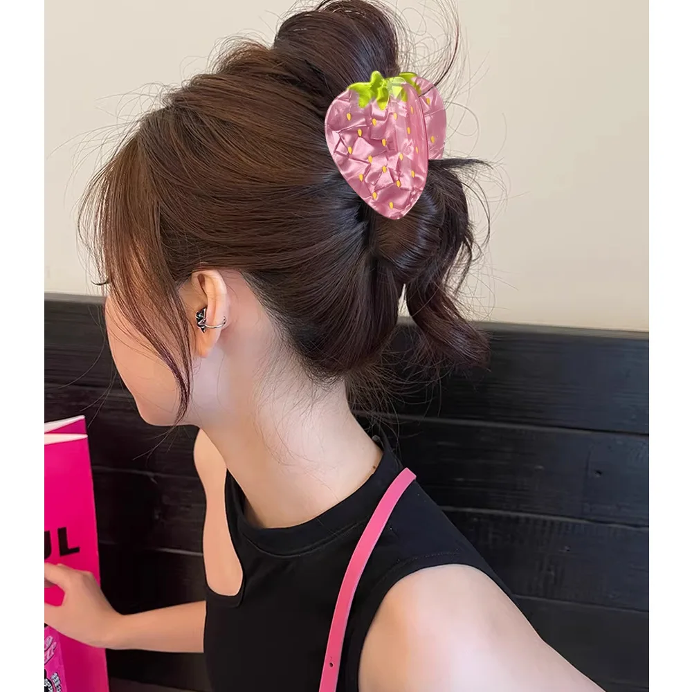 Women's Sweet And Creative Fruit Grabbing Clip Cute Strawberry Hair Clip Pink And Red Hair Grab Clip Back Of The Head Shark Clip
Women's Sweet And Creative Fruit Grabbing Clip Cute Strawberry Hair Clip Pink And Red Hair Grab Clip Back Of The Head Shark Clip