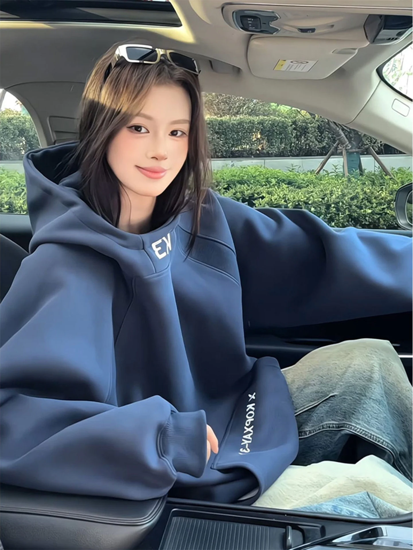 Oversized Men's Hoodie Patchwork Embroidery k Blue Jaet Casual Comfortable Long Sve Sweatirt with Kangaroo ket
Oversized Men's Hoodie Patchwork Embroidery k Blue Jaet Casual Comfortable Long Sve Sweatirt with Kangaroo ket