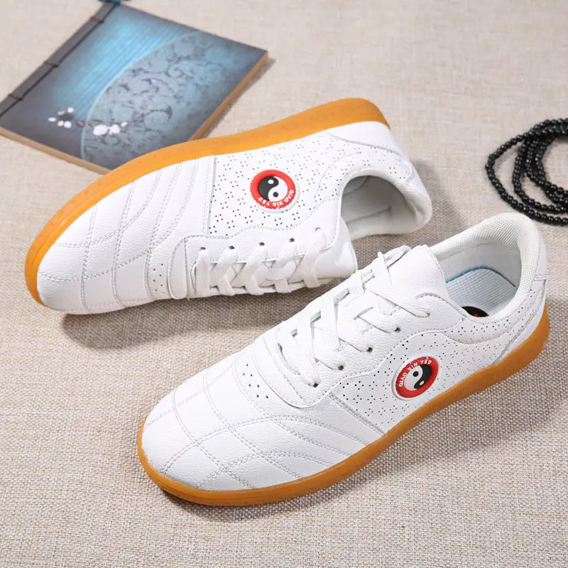 Low-top Taiji sports shoes fitness shoes spring and summer new middle-aged and elderly casual sports shoes
Low-top Taiji sports shoes fitness shoes spring and summer new middle-aged and elderly casual sports shoes