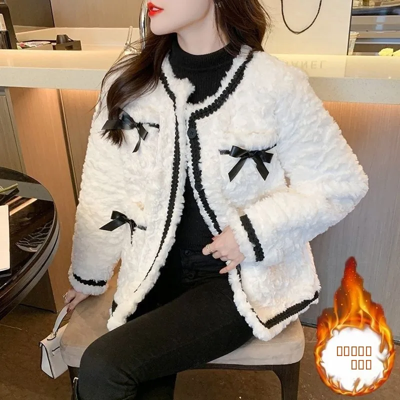 Утепленная куртка из овечьего вельвета для женщин: теплая осенне-зимняя ветрозащитная модель из искусственного меха, однотонная, для повседневной носки
Утепленная куртка из овечьего вельвета для женщин: теплая осенне-зимняя ветрозащитная модель из искусственного меха, однотонная, для повседневной носки