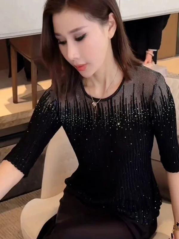 Faionable Korean Sle ort Sve T-irt Women's Summer Top Glitter Heavy Embelliment Casual High Waist A-Line Skirt
Faionable Korean Sle ort Sve T-irt Women's Summer Top Glitter Heavy Embelliment Casual High Waist A-Line Skirt