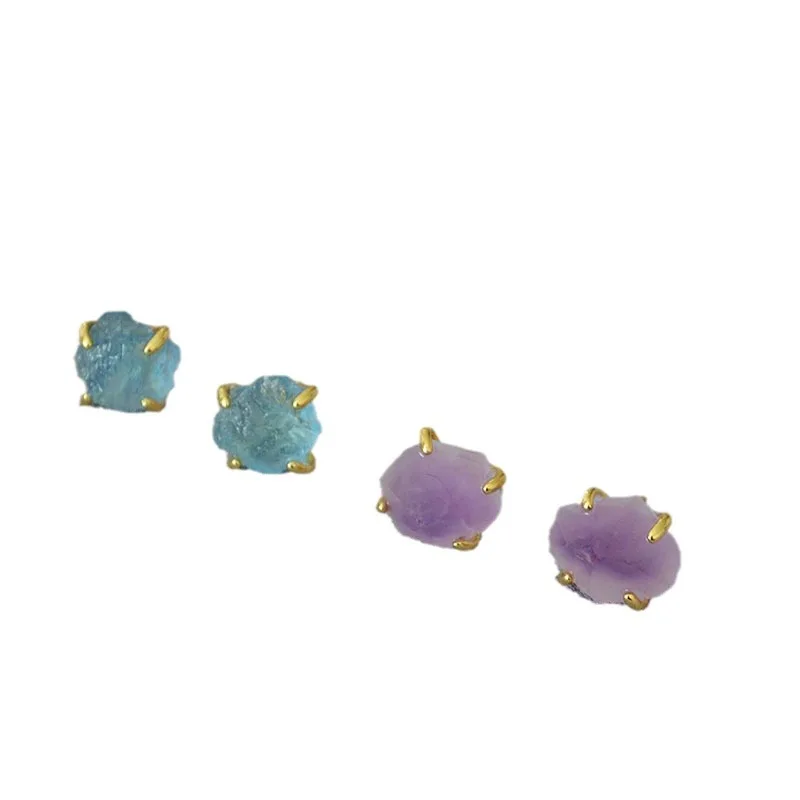 Light luxury brass gold-plated four-claw inlaid irregular rough stone amethyst 925 stud earrings
Light luxury brass gold-plated four-claw inlaid irregular rough stone amethyst 925 stud earrings