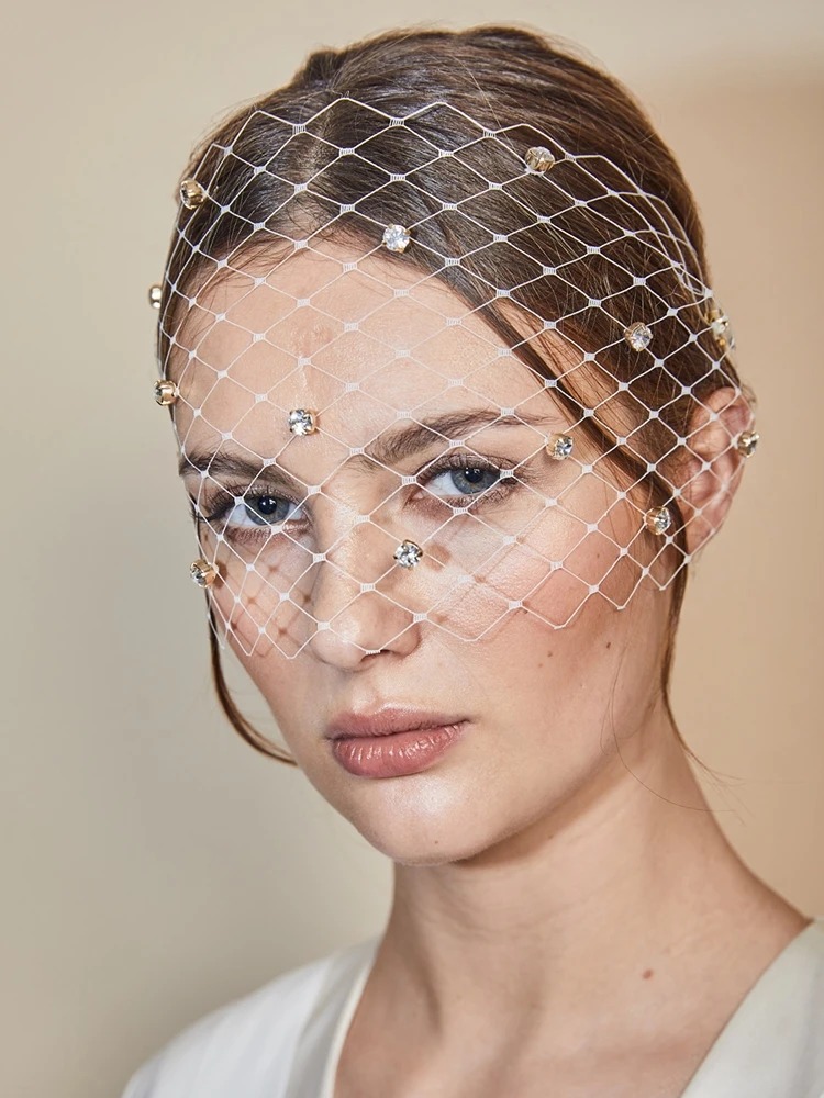 White Birdcage Veil for Bridal Shiny Rhinestones Headband Veil Hair Clip Crystal Fascinators Party Accessories Wedding Veil 2022
White Birdcage Veil for Bridal Shiny Rhinestones Headband Veil Hair Clip Crystal Fascinators Party Accessories Wedding Veil 2022