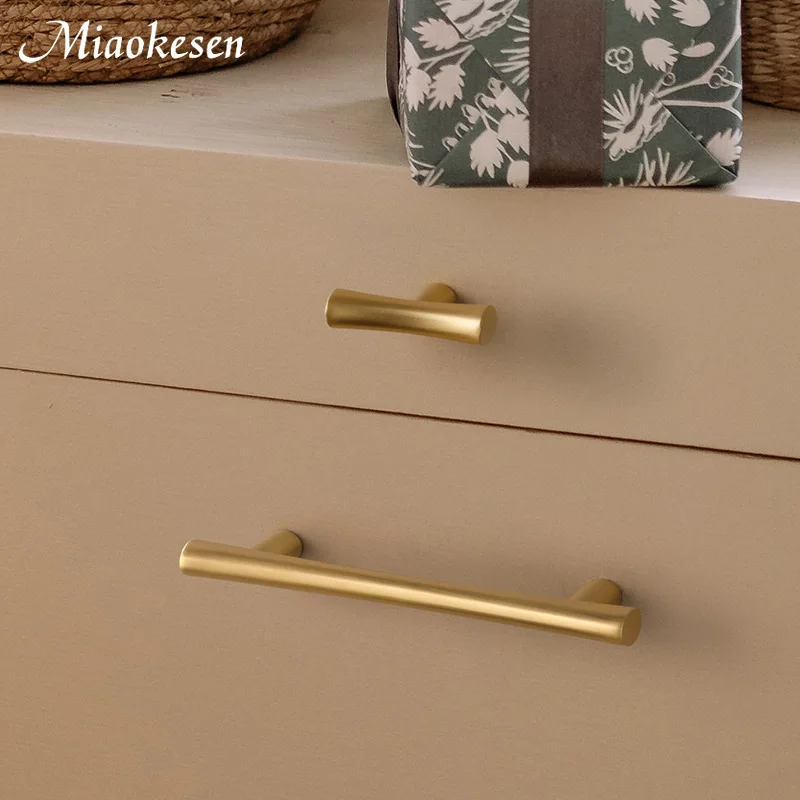 Vintage Stripe Retro Brass Zinc Alloy Cabinet Handles - 7.56''( 192mm ) Hole Center Cabinet Pull Hardware for Bedroom, Kitchen
Vintage Stripe Retro Brass Zinc Alloy Cabinet Handles - 7.56''( 192mm ) Hole Center Cabinet Pull Hardware for Bedroom, Kitchen