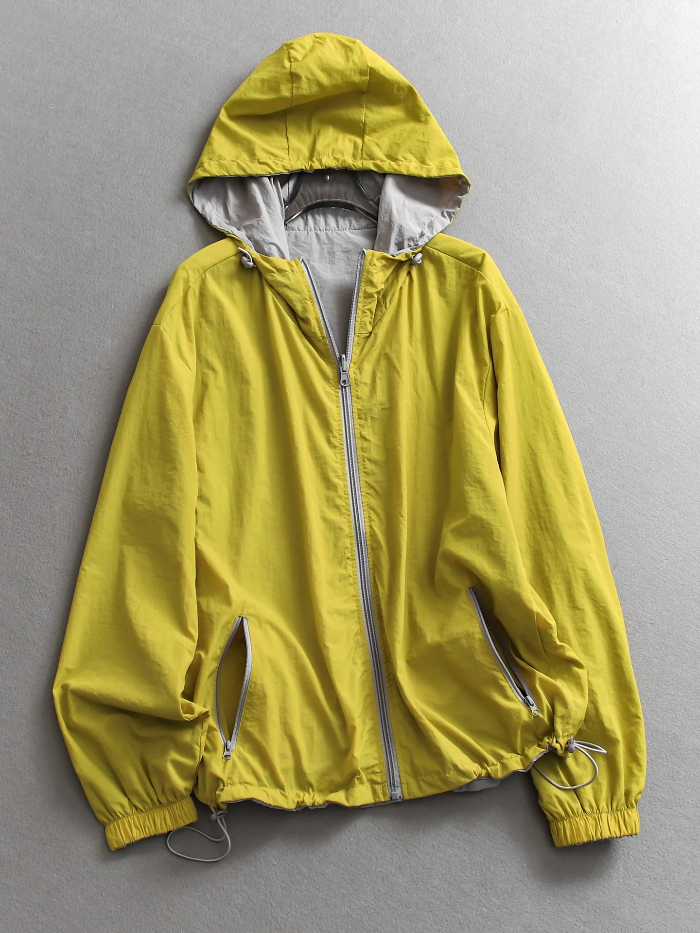 Quick Dry Loose Fit Long Sleeve Women's Jacket Double Sided Wear Contrast Color Hooded Lightweight Sun Protection Outerwear
Quick Dry Loose Fit Long Sleeve Women's Jacket Double Sided Wear Contrast Color Hooded Lightweight Sun Protection Outerwear