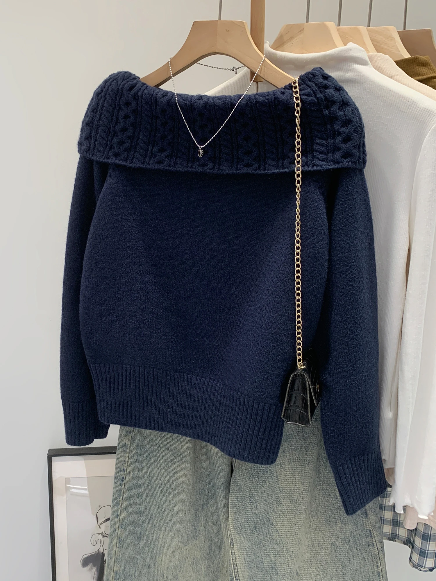 Stylish Light Mature Dark Blue One-Shoulder Knitted Sweater Women's Early Autumn High-End Feelings Shoulder Exposure Top
Stylish Light Mature Dark Blue One-Shoulder Knitted Sweater Women's Early Autumn High-End Feelings Shoulder Exposure Top