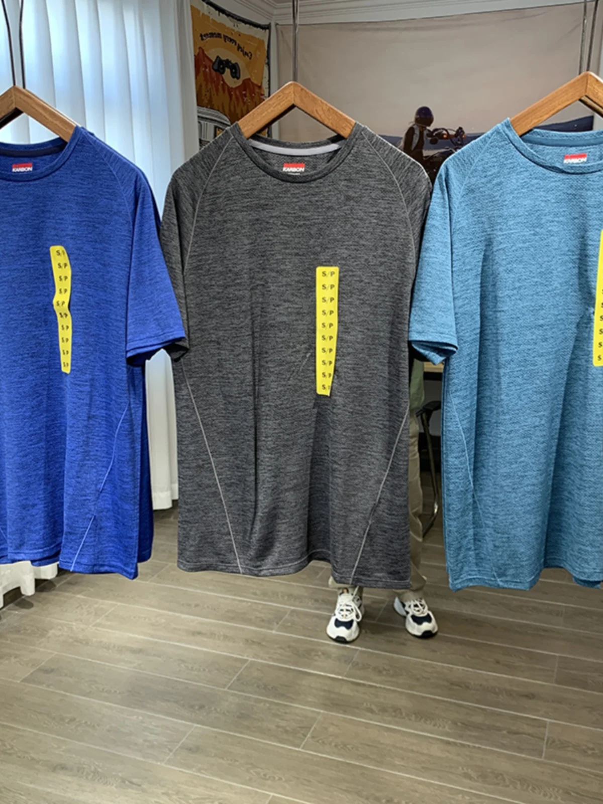Мужская футболка для бега из ионной эластичной ткани Qui Dry Fabric, летняя спортивная одежда ort Sve Slim Fit с круглым принтом Ne Youth Trend
Мужская футболка для бега из ионной эластичной ткани Qui Dry Fabric, летняя спортивная одежда ort Sve Slim Fit с круглым принтом Ne Youth Trend