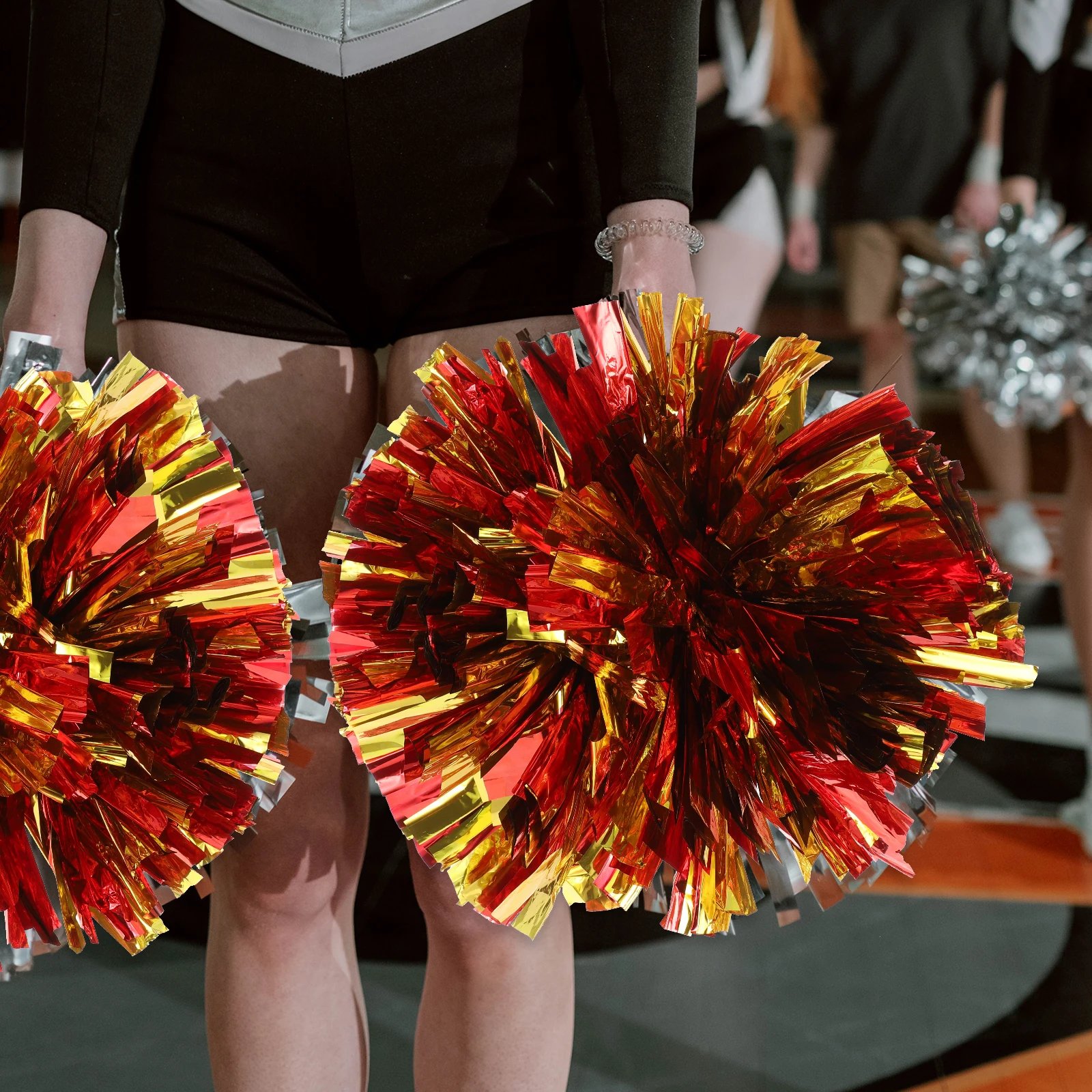 2Pcs Handheld Cheering Pom Pom Bright Lightweight Metallic Pompoms for Dance Sports Events Cheerleading Performance Supplies
2Pcs Handheld Cheering Pom Pom Bright Lightweight Metallic Pompoms for Dance Sports Events Cheerleading Performance Supplies