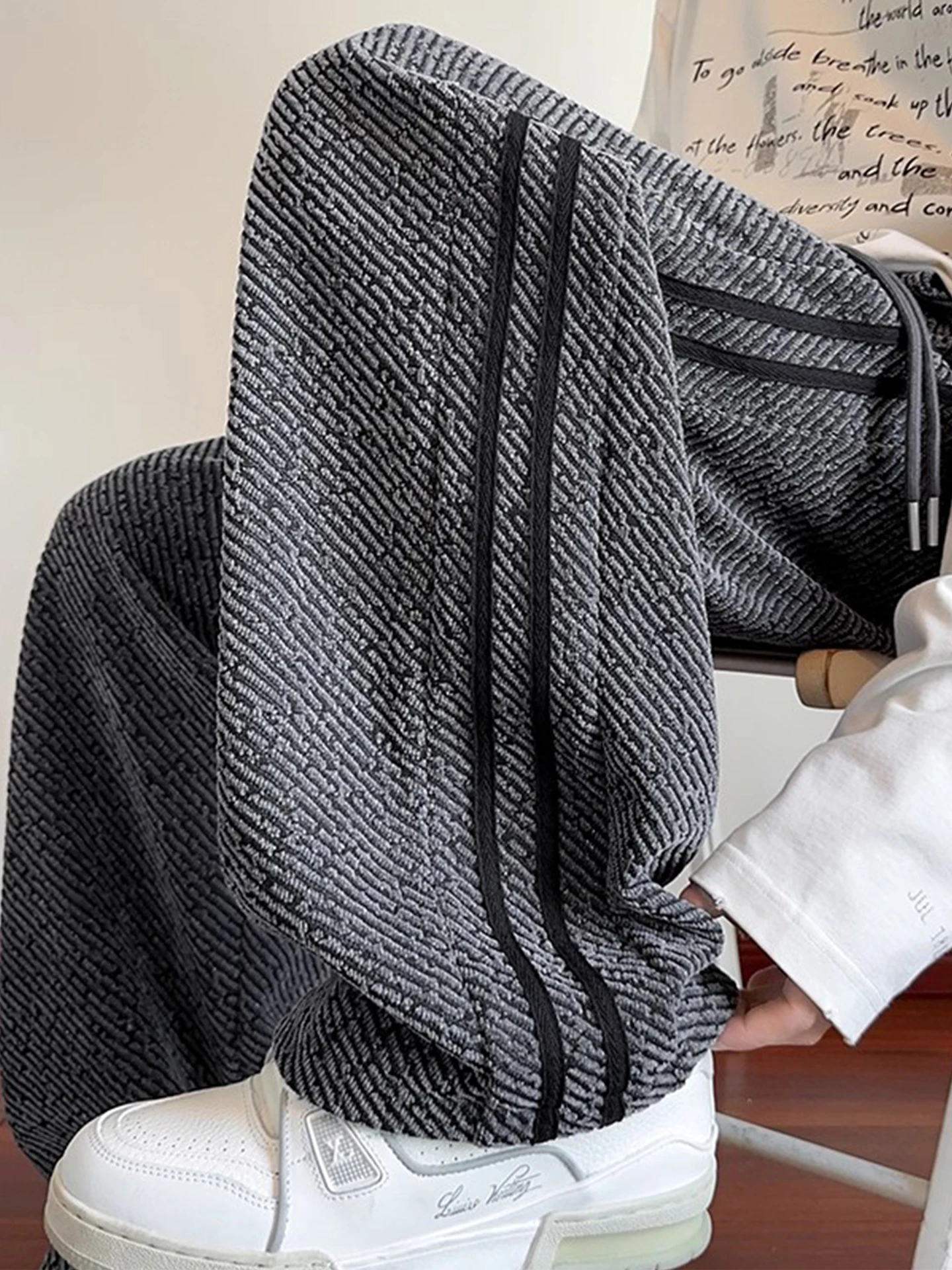 American Texture Casual Pants Men's Autumn Winter Striped Splicing Drape Straight Leg Trendy Haome Wide Leg Pants
American Texture Casual Pants Men's Autumn Winter Striped Splicing Drape Straight Leg Trendy Haome Wide Leg Pants