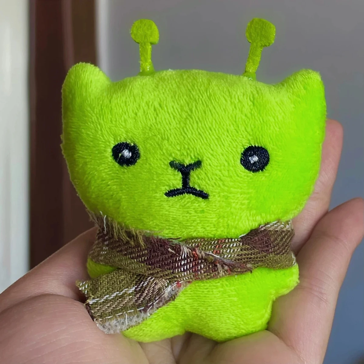 Cute Quirky Abstract Green Alien Plush Pendant Keyring Simulation Plush Stuffed Alien Cat Bag Decor Cartoon Birthday Xmas Gift
Cute Quirky Abstract Green Alien Plush Pendant Keyring Simulation Plush Stuffed Alien Cat Bag Decor Cartoon Birthday Xmas Gift