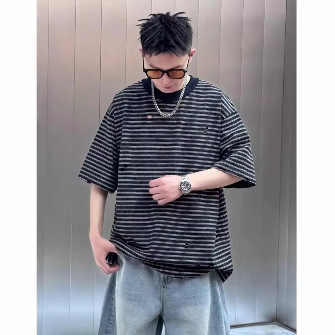 Summer Loose Fit Men's T-Shirt Design Sensation Small Audience Five-Quarter Sleeve round Neck Casual Style Striped Top
Summer Loose Fit Men's T-Shirt Design Sensation Small Audience Five-Quarter Sleeve round Neck Casual Style Striped Top