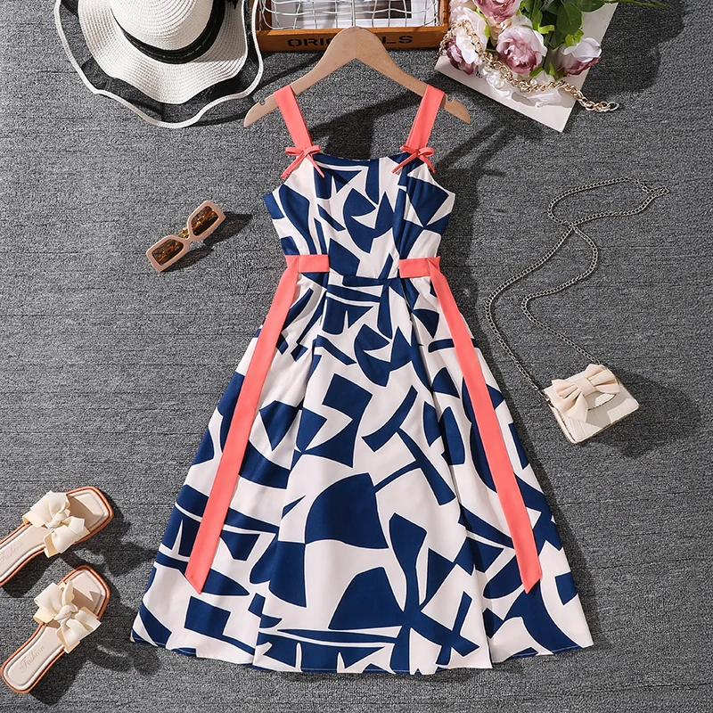 Платье для девочек 8-12 лет с геометрическим принтом и цветовыми блоками, с розовыми акцентными бретелями спереди, А-образным подолом и присборенным лифом сзади, повседневный детский наряд
Платье для девочек 8-12 лет с геометрическим принтом и цветовыми блоками, с розовыми акцентными бретелями спереди, А-образным подолом и присборенным лифом сзади, повседневный детский наряд