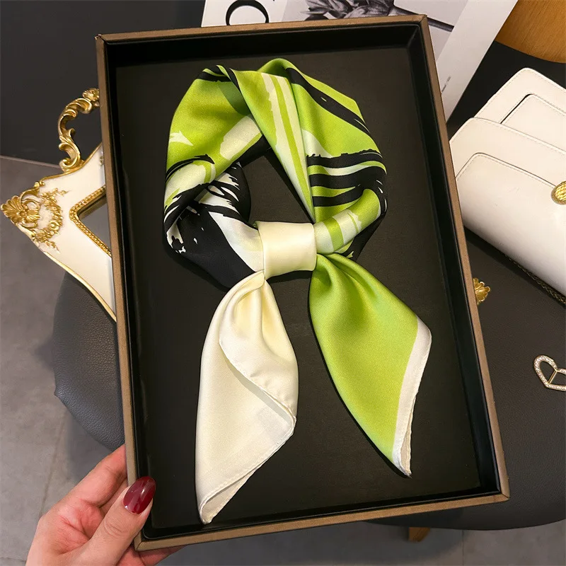 1PCS small fresh literary square scarf silk scarf headscarf women's spring and summer scarf printed neck protection scarf
1PCS small fresh literary square scarf silk scarf headscarf women's spring and summer scarf printed neck protection scarf