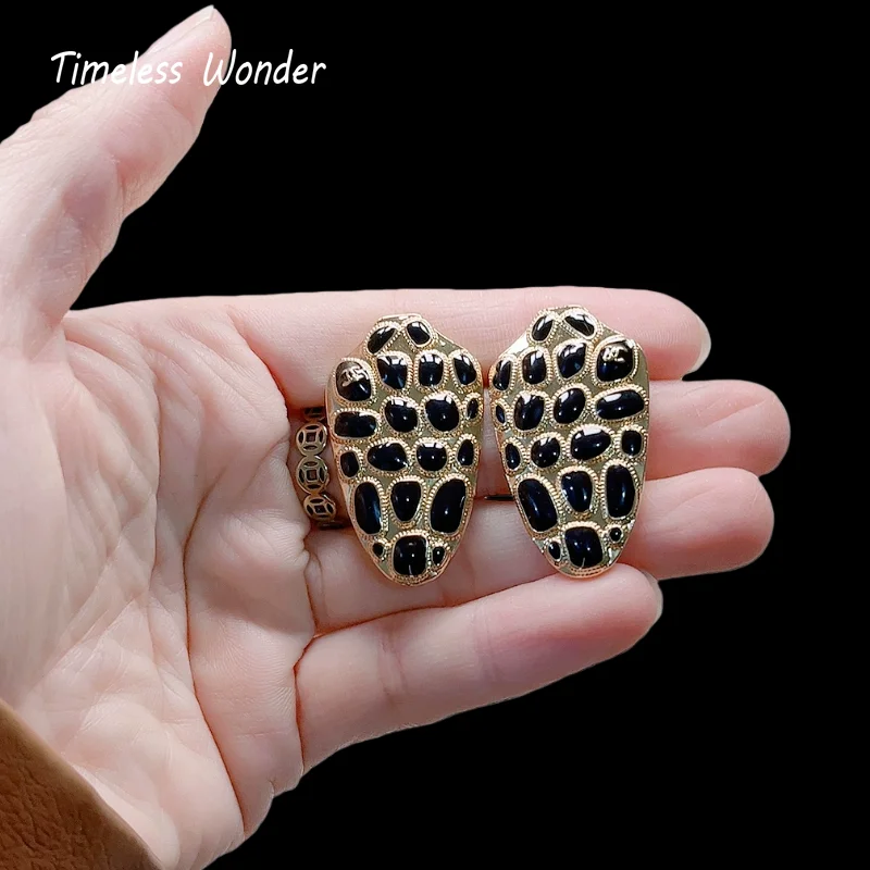 Timeless Wonder Enamel Geo Stud Earrings Women Designer Jewelry Luxury Gift Vintage Top Trendy 5133
Timeless Wonder Enamel Geo Stud Earrings Women Designer Jewelry Luxury Gift Vintage Top Trendy 5133