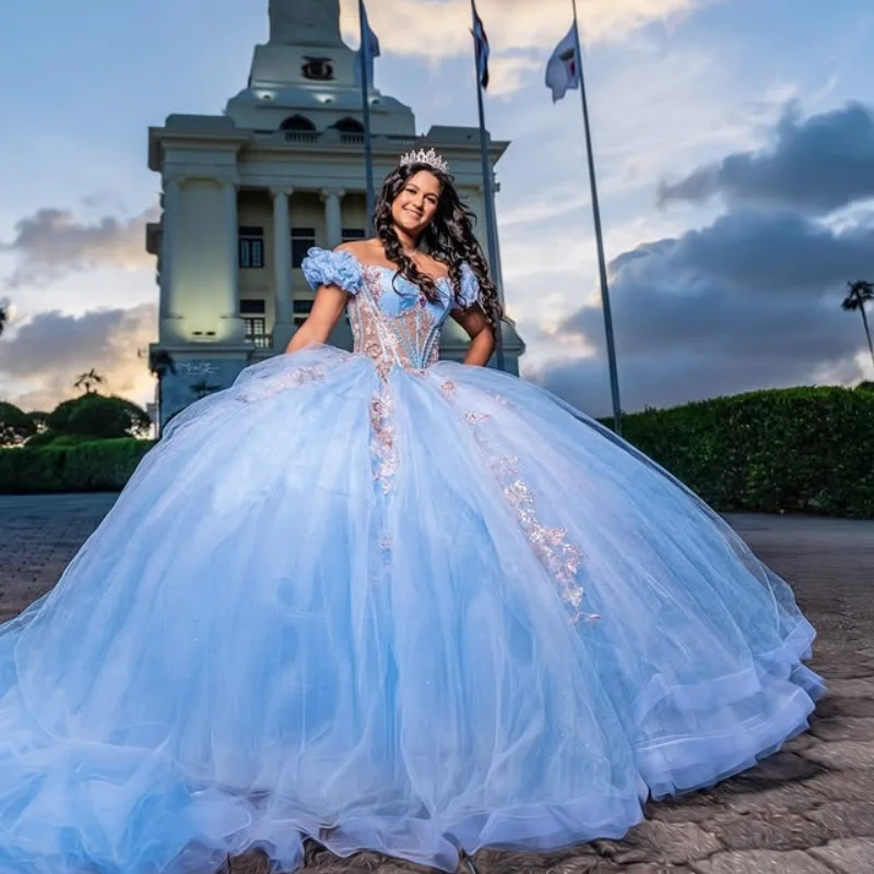 Customized sky blue Quinceanera Dresses Off the Shoulder Tull crystal sequin applique ruffle Vestido De 15 Quinceanera
Customized sky blue Quinceanera Dresses Off the Shoulder Tull crystal sequin applique ruffle Vestido De 15 Quinceanera