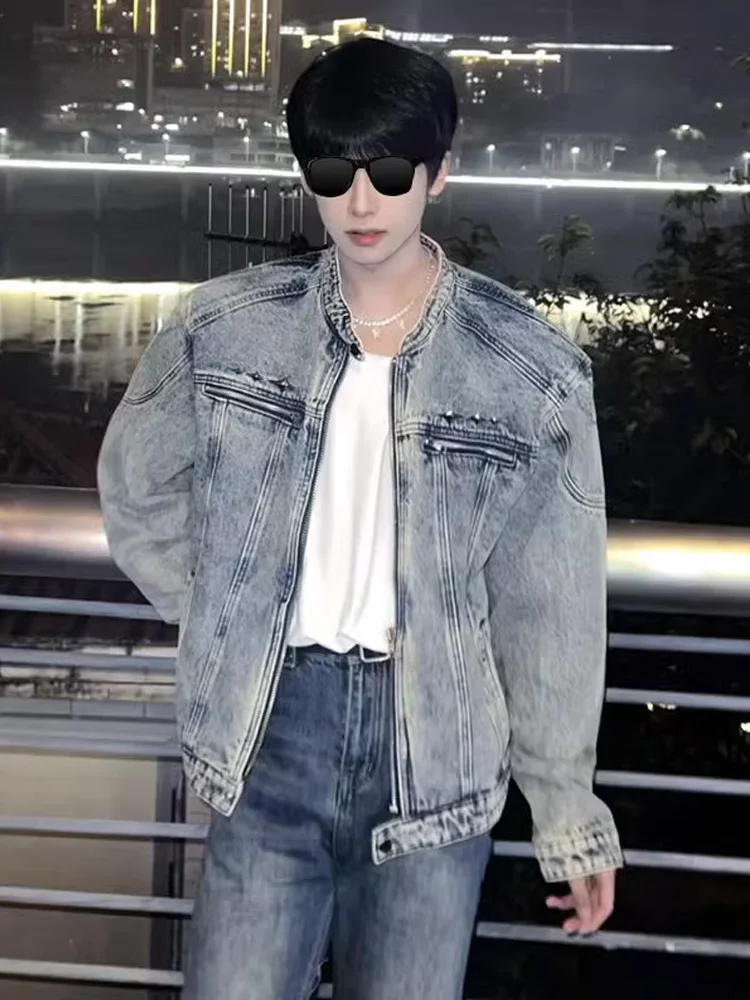 American Retro Padded Shoulder Men's Denim Jacket Short Style Early Autumn Fashion Sense Wearing High Level Cool Denim Jacket
American Retro Padded Shoulder Men's Denim Jacket Short Style Early Autumn Fashion Sense Wearing High Level Cool Denim Jacket