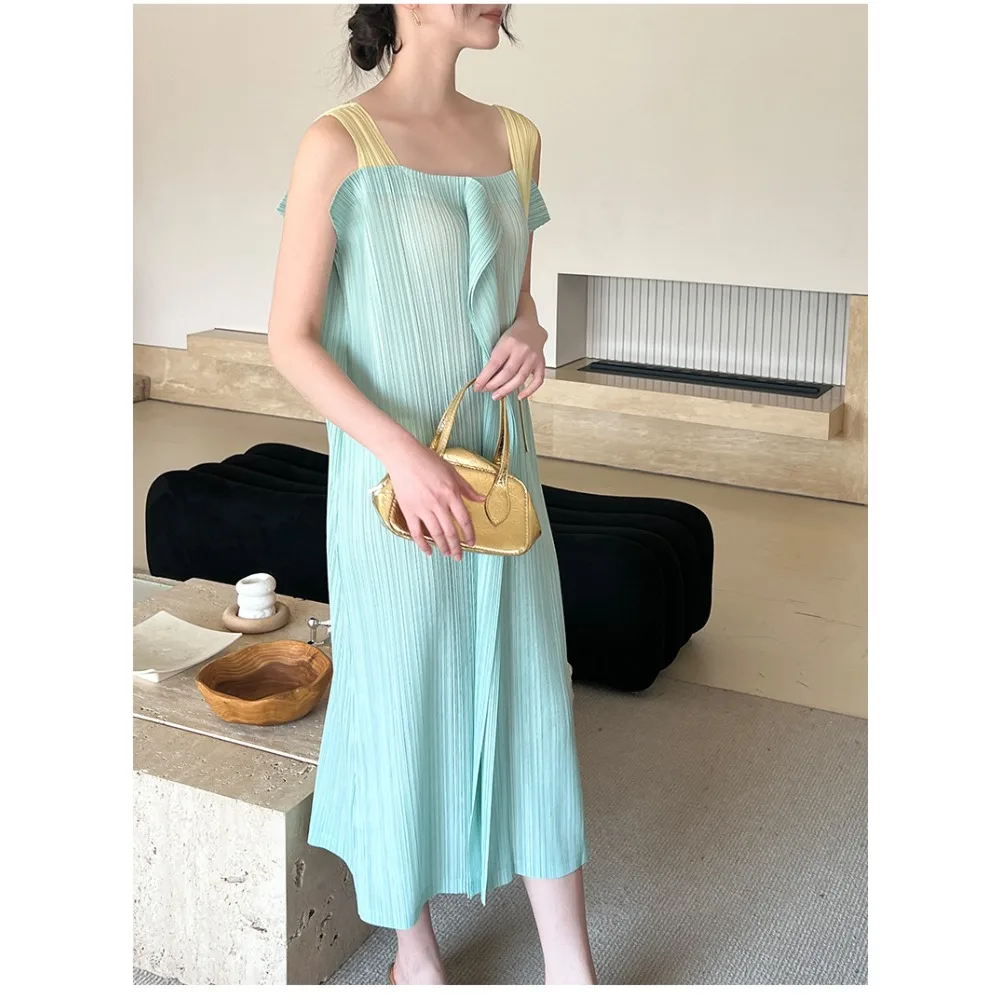 Miyake Pleated Halter Neck Dress 2025 Summer Pleated French Casual Resort Style Pleats Dress New Korean Fold Halter Dresses
Miyake Pleated Halter Neck Dress 2025 Summer Pleated French Casual Resort Style Pleats Dress New Korean Fold Halter Dresses