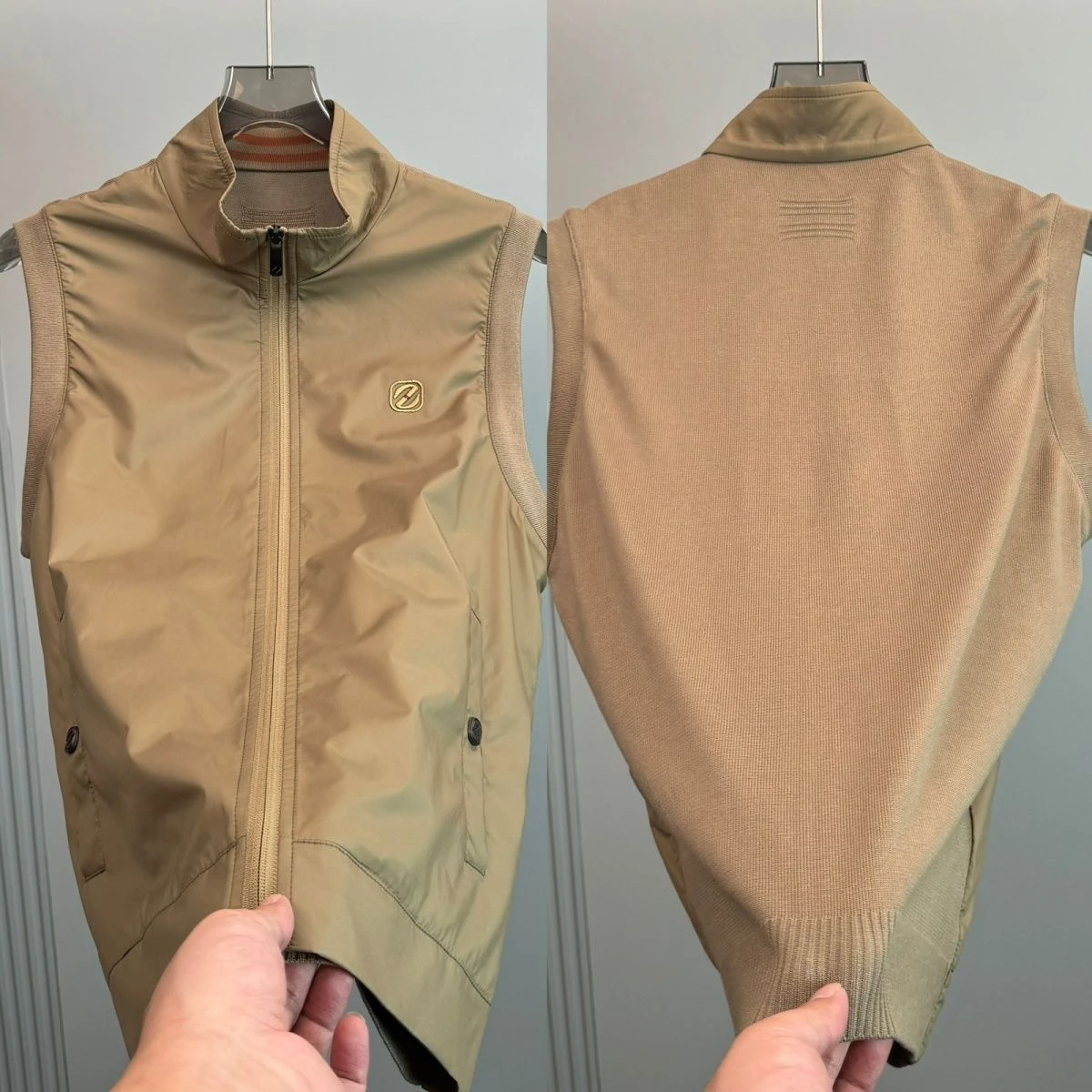 Мужской повседневный модный жилет с наплечниками, высоким воротником, облегающий, весна 2025, свободный крой, молодежный тренд, цветной
Мужской повседневный модный жилет с наплечниками, высоким воротником, облегающий, весна 2025, свободный крой, молодежный тренд, цветной