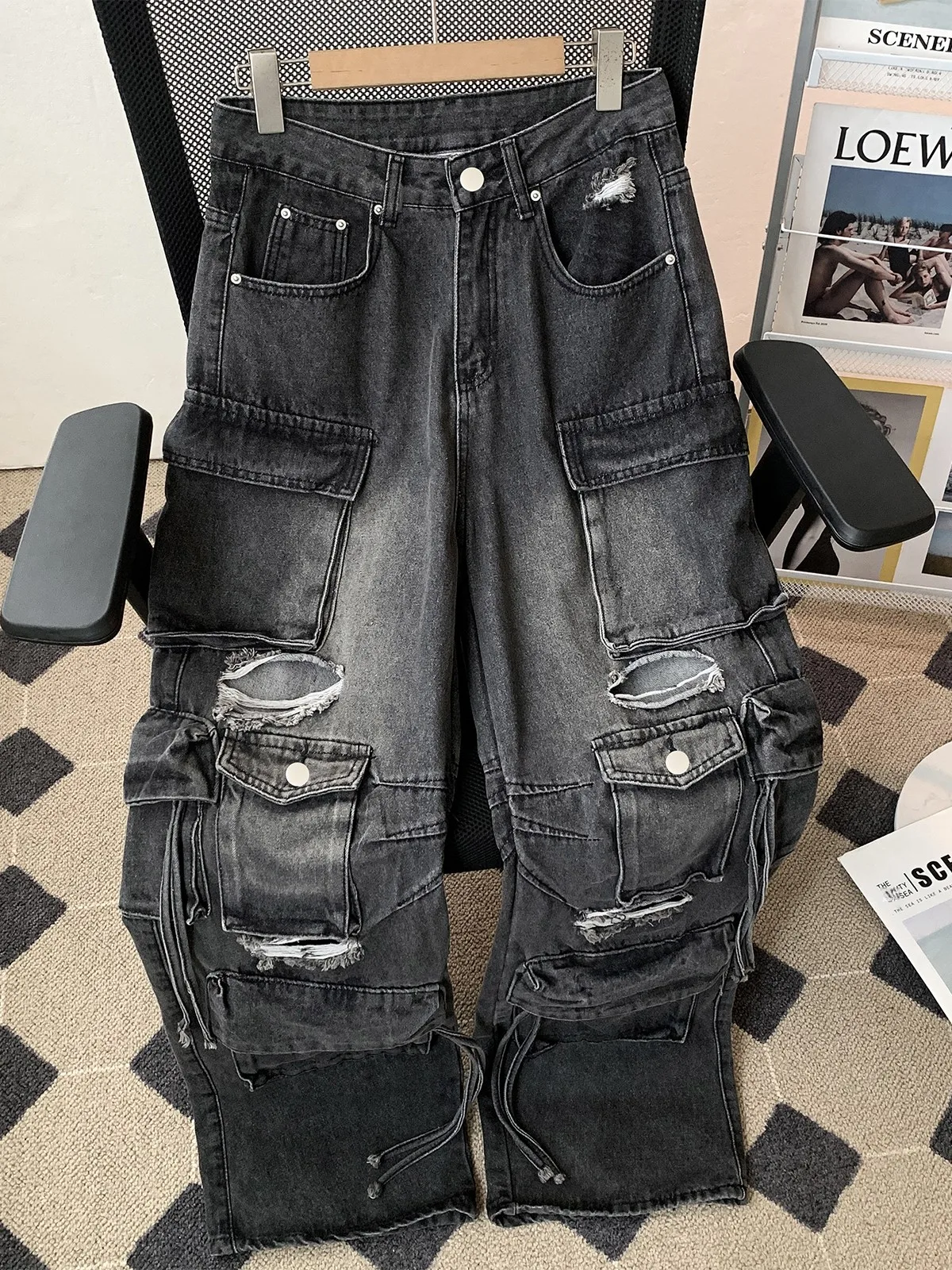 Street Style Heavy Duty Multi Pocket Logging Work Pants Men's Women's Micro Flared Design Sense Hole Ruffle Loose Wide Leg Jeans
Street Style Heavy Duty Multi Pocket Logging Work Pants Men's Women's Micro Flared Design Sense Hole Ruffle Loose Wide Leg Jeans