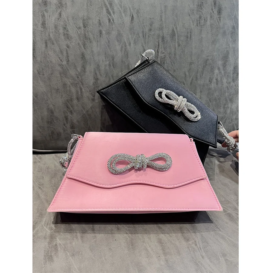 Fashion Diamonds Bow Women Handbags Design Silk Lady Evening Banquet Party Shoulder Bags Luxury Small Clucth Purses Wedding Bags
Fashion Diamonds Bow Women Handbags Design Silk Lady Evening Banquet Party Shoulder Bags Luxury Small Clucth Purses Wedding Bags