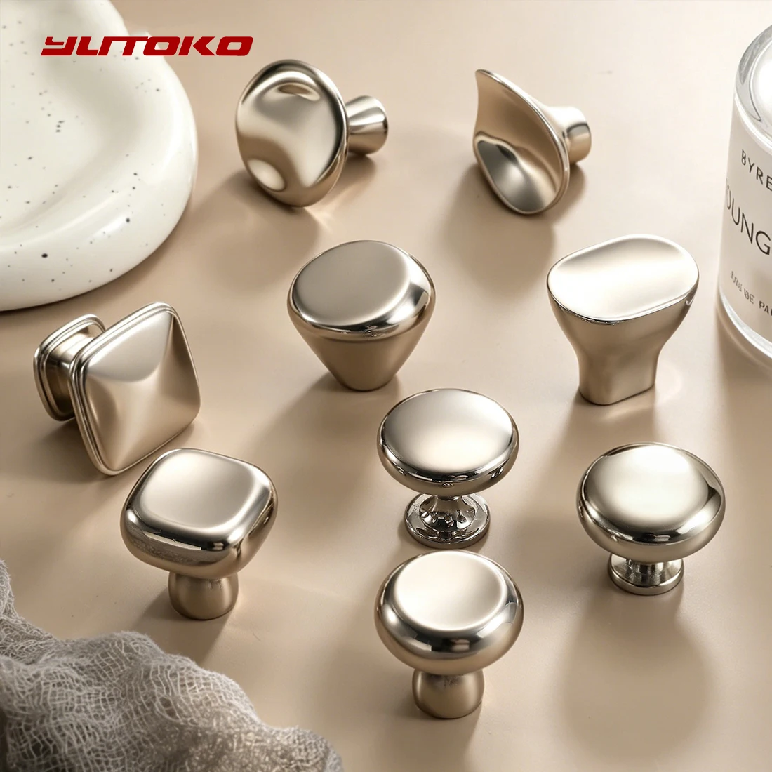 Titanium Silver Kitchen Cabinet Storage Handles Modern Drawer Knobs Cupboard Cabinet Knobs And Wardrobe Pulls Furniture Handles
Titanium Silver Kitchen Cabinet Storage Handles Modern Drawer Knobs Cupboard Cabinet Knobs And Wardrobe Pulls Furniture Handles
