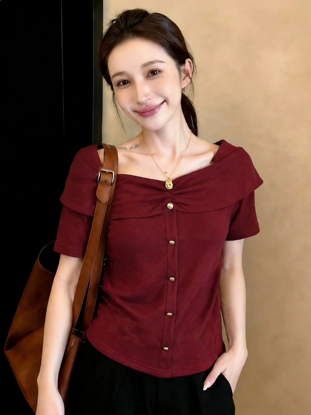Slim Fit Short Sleeve T-Shirt Korean Design Commute Style Women's Fashionable Versatile Top Korean Version Straight Tube Type
Slim Fit Short Sleeve T-Shirt Korean Design Commute Style Women's Fashionable Versatile Top Korean Version Straight Tube Type