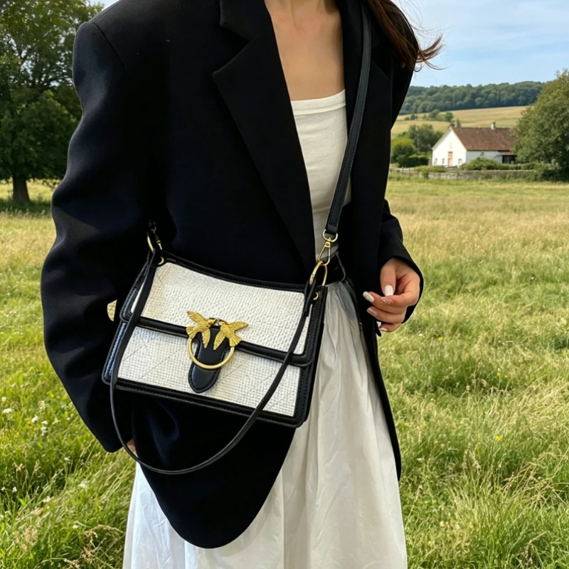 Classic Women's Leather Handbag, Fashionable Designer Crossbody Bag, Luxurious And Elegant Chain Shoulder Strap Bag
Classic Women's Leather Handbag, Fashionable Designer Crossbody Bag, Luxurious And Elegant Chain Shoulder Strap Bag
