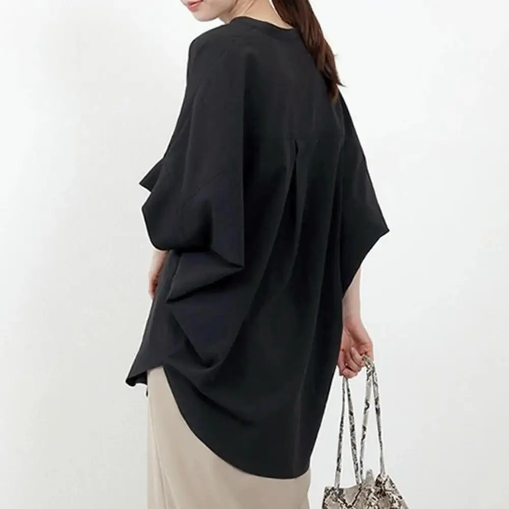 Solid Color Top Women Shirt Stylish Women's V-neck Batwing Sleeve Casual Shirt for Work Street Wear Loose Fit Pullover for Women
Solid Color Top Women Shirt Stylish Women's V-neck Batwing Sleeve Casual Shirt for Work Street Wear Loose Fit Pullover for Women