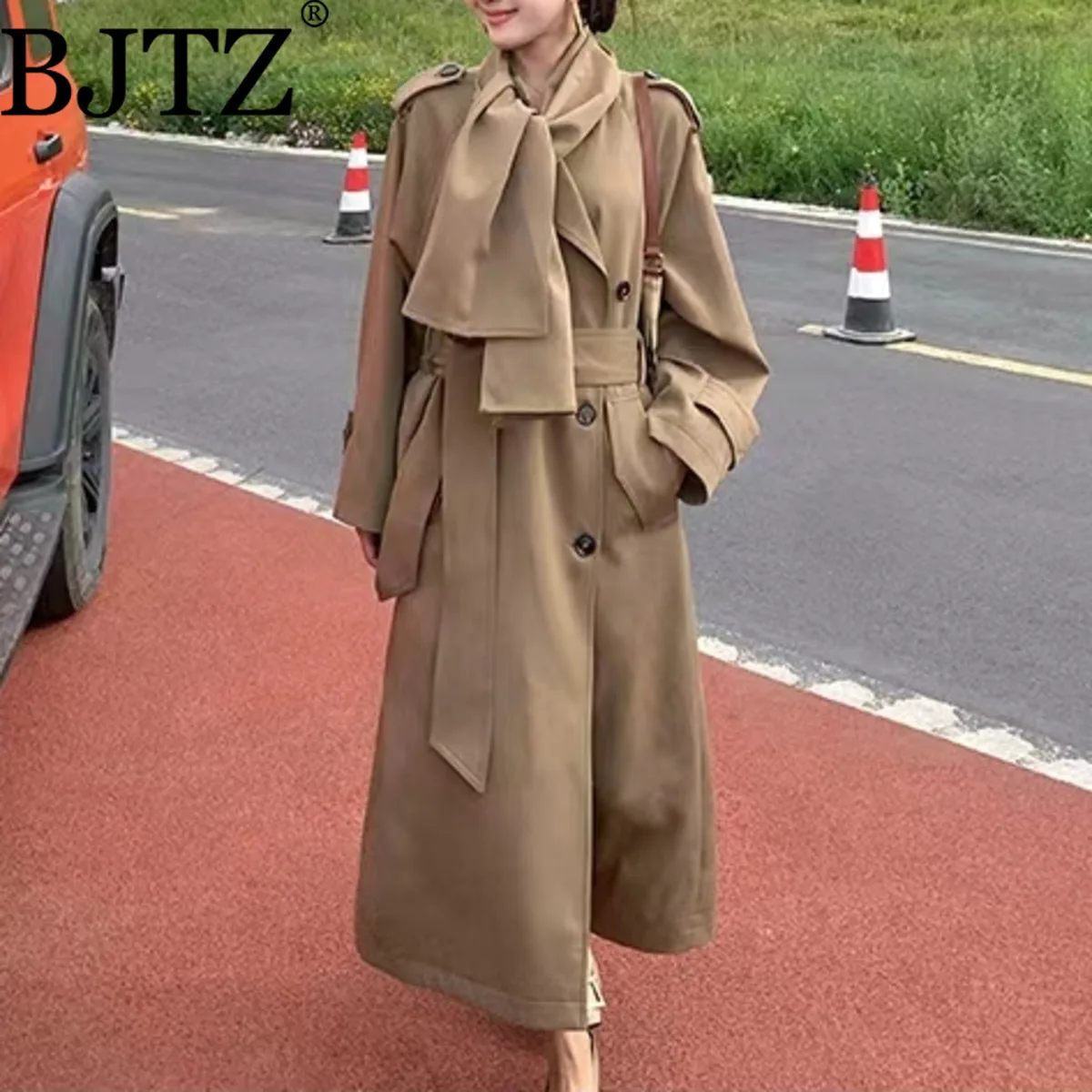 BJTZ модный темпераментный элегантный плащ для женщин, осень 2023, новая модная свободная женская верхняя одежда со шнуровкой на талии, пальто
BJTZ модный темпераментный элегантный плащ для женщин, осень 2023, новая модная свободная женская верхняя одежда со шнуровкой на талии, пальто