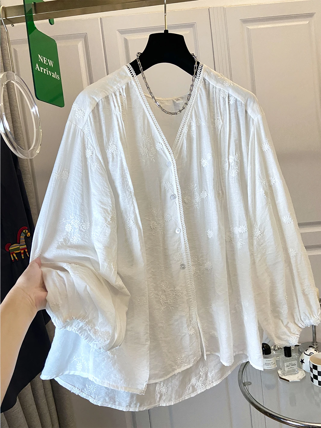 Sun Protection Embroidered Loose Long Sleeve Thin Shirt Women Summer Casual Style V-Neck Lazy Fashion Open Cardigan Top
Sun Protection Embroidered Loose Long Sleeve Thin Shirt Women Summer Casual Style V-Neck Lazy Fashion Open Cardigan Top