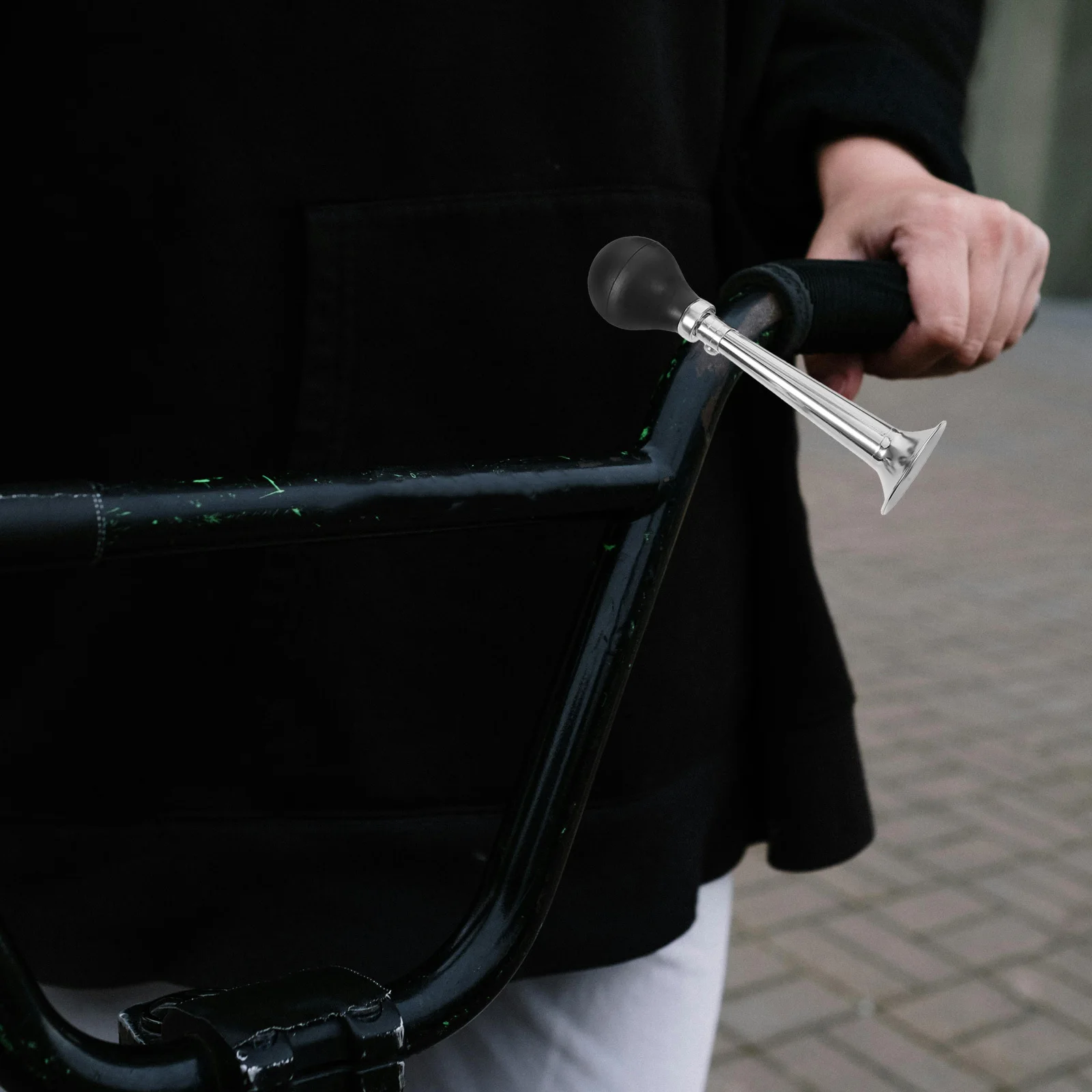 3Pcs Mountain Bike Air Horn Metal Electroplated Loud Squeeze Bulb Cycling Horn Handlebar Bell for Road Safety Accessories
3Pcs Mountain Bike Air Horn Metal Electroplated Loud Squeeze Bulb Cycling Horn Handlebar Bell for Road Safety Accessories