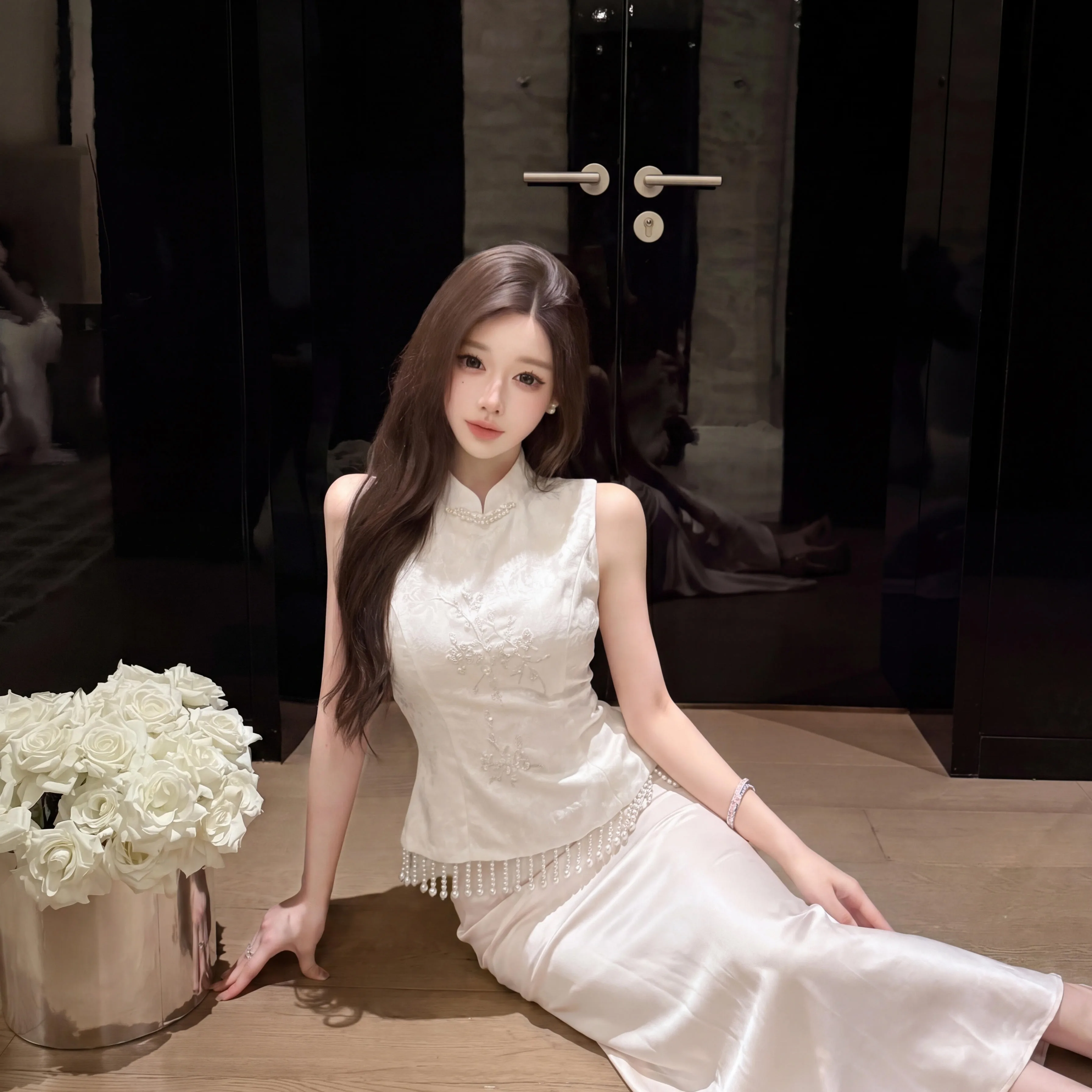New Summer Chinese Style Set High Waist Silk Half Skirt Elegant Top Beautiful Whole Outfit Traditional Chinese Fashion Women'...
New Summer Chinese Style Set High Waist Silk Half Skirt Elegant Top Beautiful Whole Outfit Traditional Chinese Fashion Women'...
