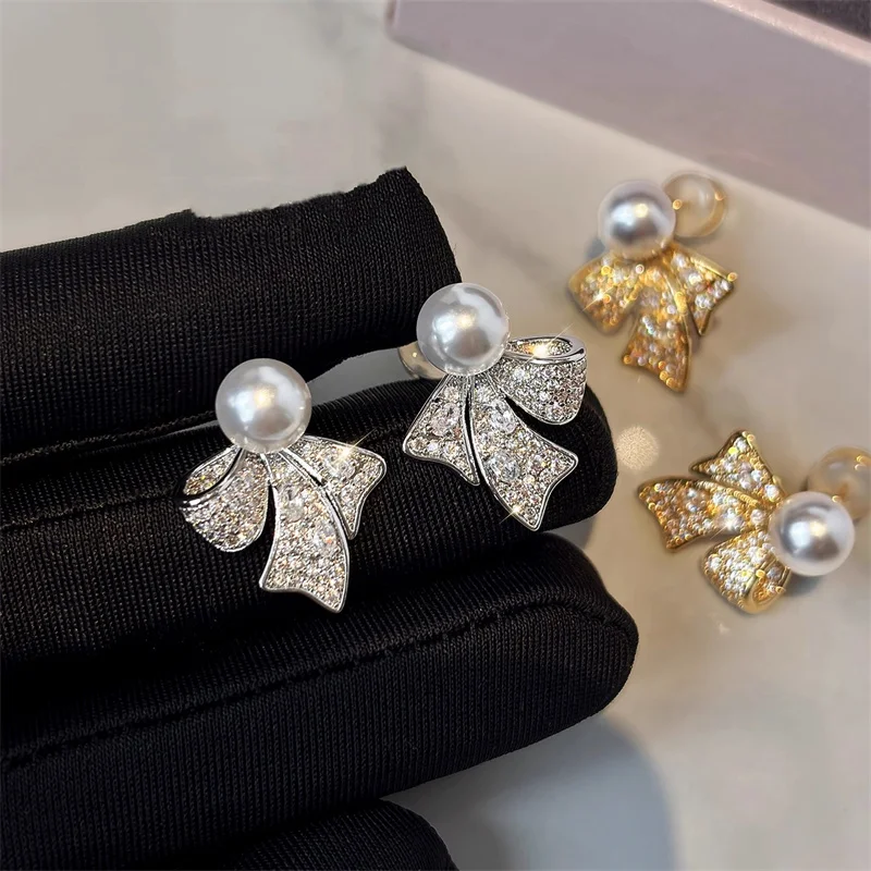 Французские модные серьги с жемчужным бантом и цирконием для женщин, изысканные винтажные серьги для банкетов, OL, повседневные универсальные ювелирные аксессуары, подарки 
Французские модные серьги с жемчужным бантом и цирконием для женщин, изысканные винтажные серьги для банкетов, OL, повседневные универсальные ювелирные аксессуары, подарки