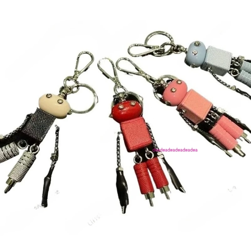 Keychain retro handmade DIY metal pendant design sense enamel triangular emblem bag accessories
Keychain retro handmade DIY metal pendant design sense enamel triangular emblem bag accessories