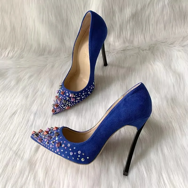 Spring new pointed shallow-mouth rhinestone rivet shoes metal high-heeled banquet dress large size small size women's shoes
Spring new pointed shallow-mouth rhinestone rivet shoes metal high-heeled banquet dress large size small size women's shoes