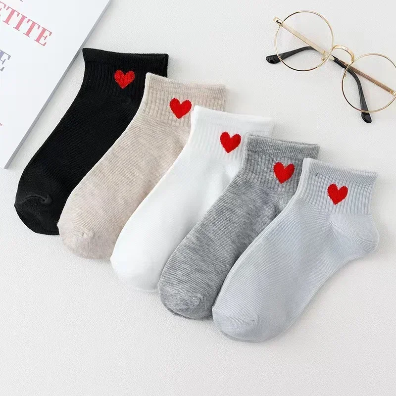 5 pairs of cotton socks with heart shape, summer fashion, short black and black sports socks, girl's nautical style girl socks
5 pairs of cotton socks with heart shape, summer fashion, short black and black sports socks, girl's nautical style girl socks