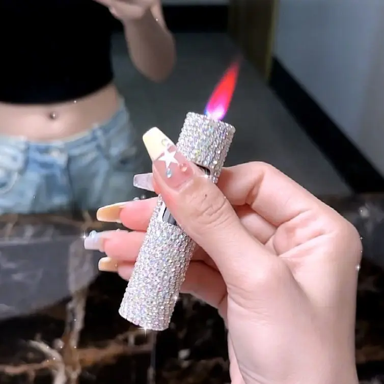 New color diamond cylindrical lighter, inflatable cool trendy personality press lighter, a good gift for girlfriend. 
New color diamond cylindrical lighter, inflatable cool trendy personality press lighter, a good gift for girlfriend.