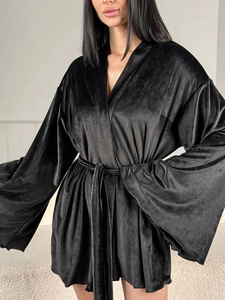 Hiloc Black Elegant Long Flare Sleeves Short Robes Loose Elastic Solid V-Neck Nightgowns Woman Autumn Knitted Ruched Night Dress
Hiloc Black Elegant Long Flare Sleeves Short Robes Loose Elastic Solid V-Neck Nightgowns Woman Autumn Knitted Ruched Night Dress