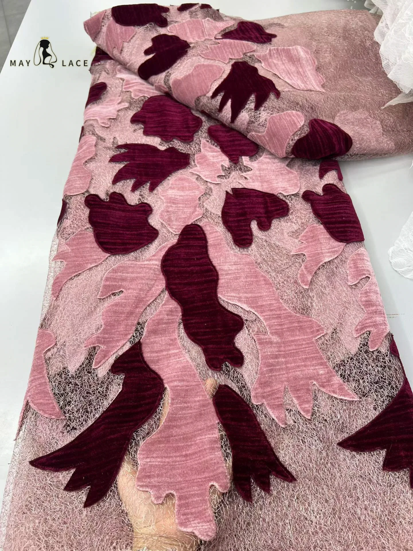 2026 Luxury French Mesh Embroidery Velvet Lace Fabric African Nigerian Tulle Lace Fabrics For Wedding Party Dress Women Sewing
2026 Luxury French Mesh Embroidery Velvet Lace Fabric African Nigerian Tulle Lace Fabrics For Wedding Party Dress Women Sewing