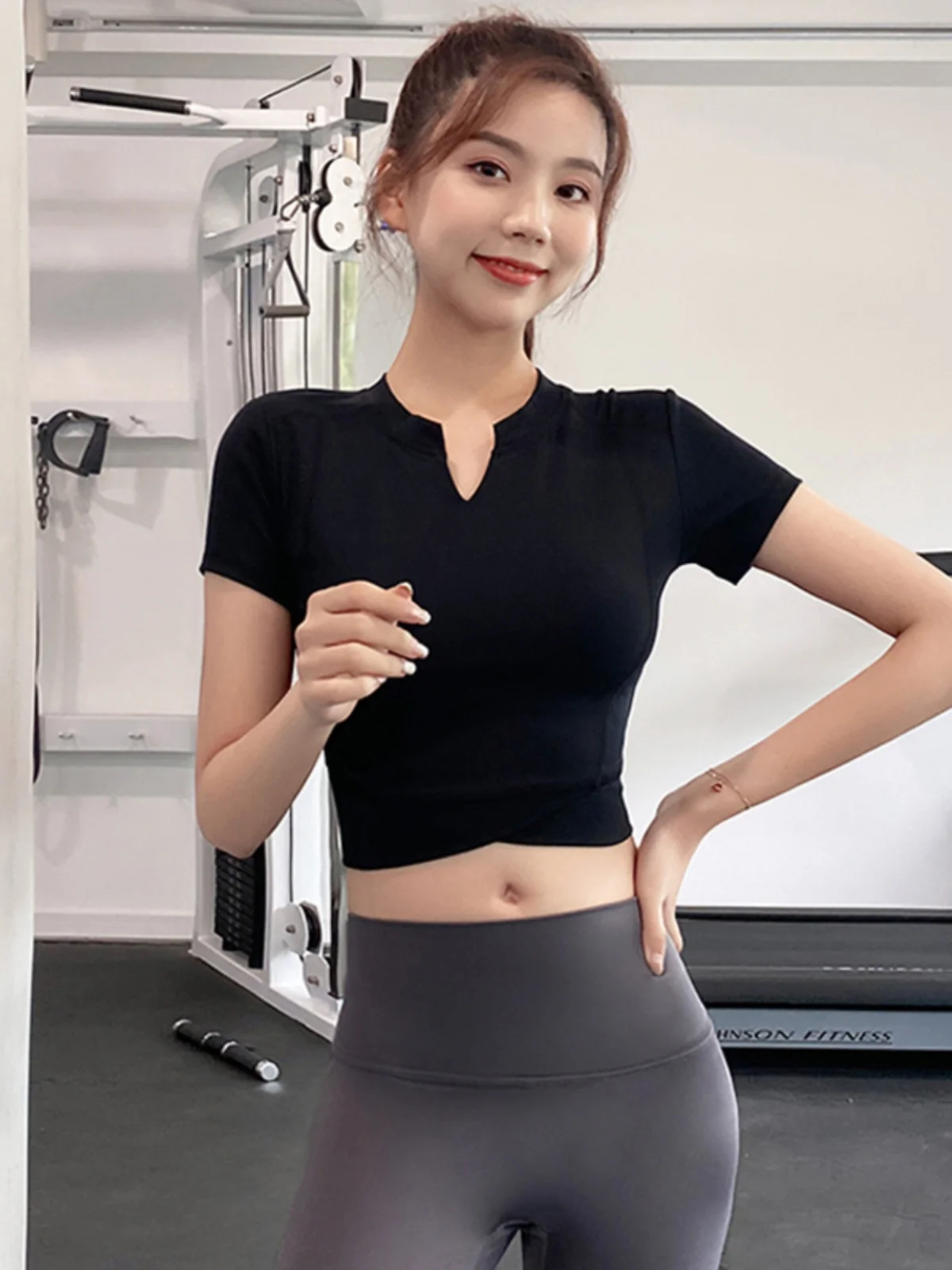 Pilates Fitn Yoga Top Women's Summer Tight Breathable Qui Dry Running T-irt Korean Sle ort Sve V-Ne ort Length
Pilates Fitn Yoga Top Women's Summer Tight Breathable Qui Dry Running T-irt Korean Sle ort Sve V-Ne ort Length