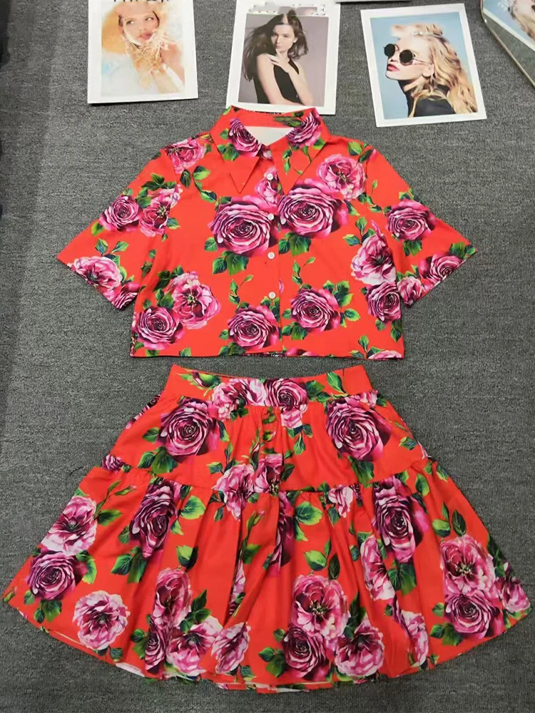 Retro flower print single-breasted short-sleeved Joker short-sleeved blouse new two-piece high waist skirt fashion women's suit
Retro flower print single-breasted short-sleeved Joker short-sleeved blouse new two-piece high waist skirt fashion women's suit