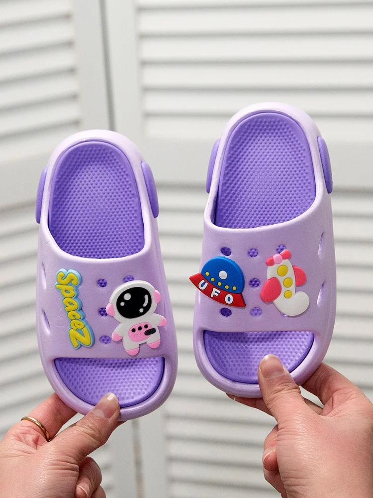 Children's indoor and outdoor slippers anti-slip summer 2025 new cartoon anime universe astronaut spaceship home slippers
Children's indoor and outdoor slippers anti-slip summer 2025 new cartoon anime universe astronaut spaceship home slippers