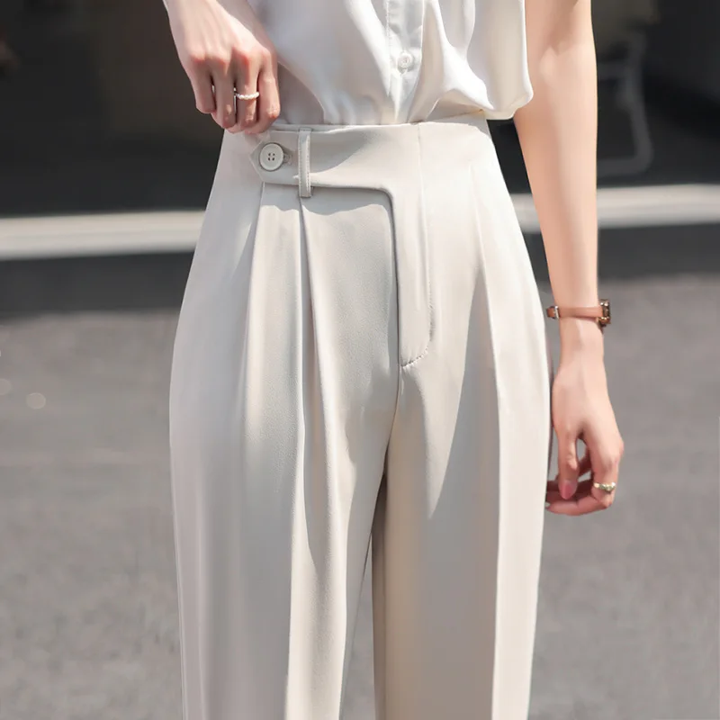 Women's ice silk harem pants, loose straight high-waisted, niche high-end style, slimming casual cropped carrot suit pants
Women's ice silk harem pants, loose straight high-waisted, niche high-end style, slimming casual cropped carrot suit pants