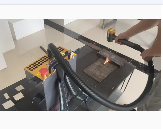 New Designed 100w 200w 300w Portable Fiber Pulse Laser Cleaning Machine Pulsed Laser Cleaner to Remove rust and Paint
New Designed 100w 200w 300w Portable Fiber Pulse Laser Cleaning Machine Pulsed Laser Cleaner to Remove rust and Paint