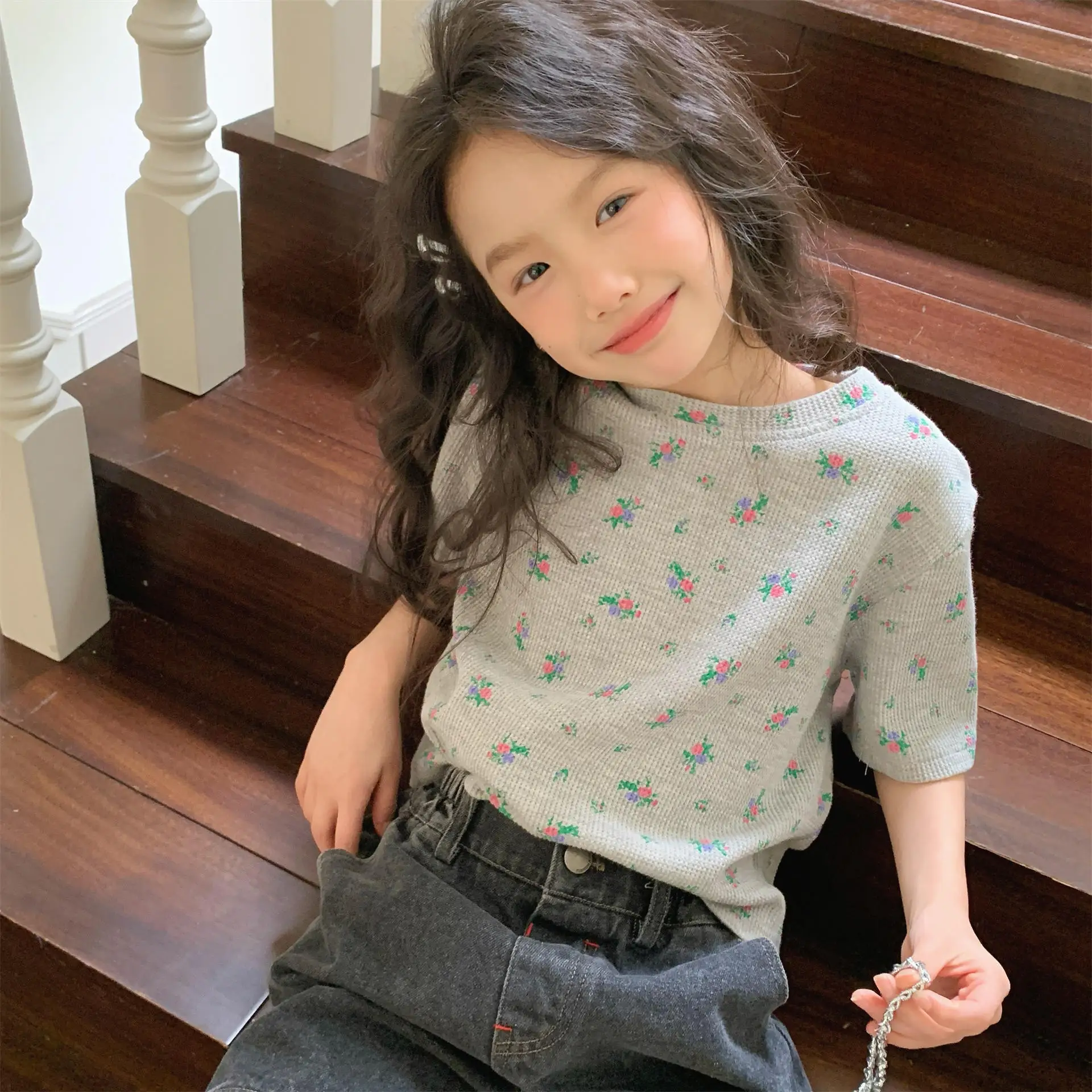 2025 Summer New Girls Floral T Shirts Cotton Children Short Sleeve Casual Tee Flower Print Kids Thin O-neck Tops Baby Clothes
2025 Summer New Girls Floral T Shirts Cotton Children Short Sleeve Casual Tee Flower Print Kids Thin O-neck Tops Baby Clothes