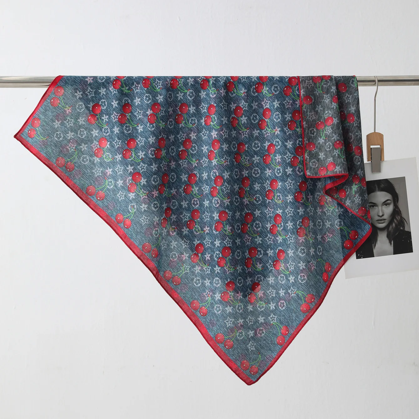 2026 New Fashion Retro Cherry 90cm Double-sided Printed Square Scarf Women Silk Scarf Temperament Versatile Premium Neck Scarves
2026 New Fashion Retro Cherry 90cm Double-sided Printed Square Scarf Women Silk Scarf Temperament Versatile Premium Neck Scarves