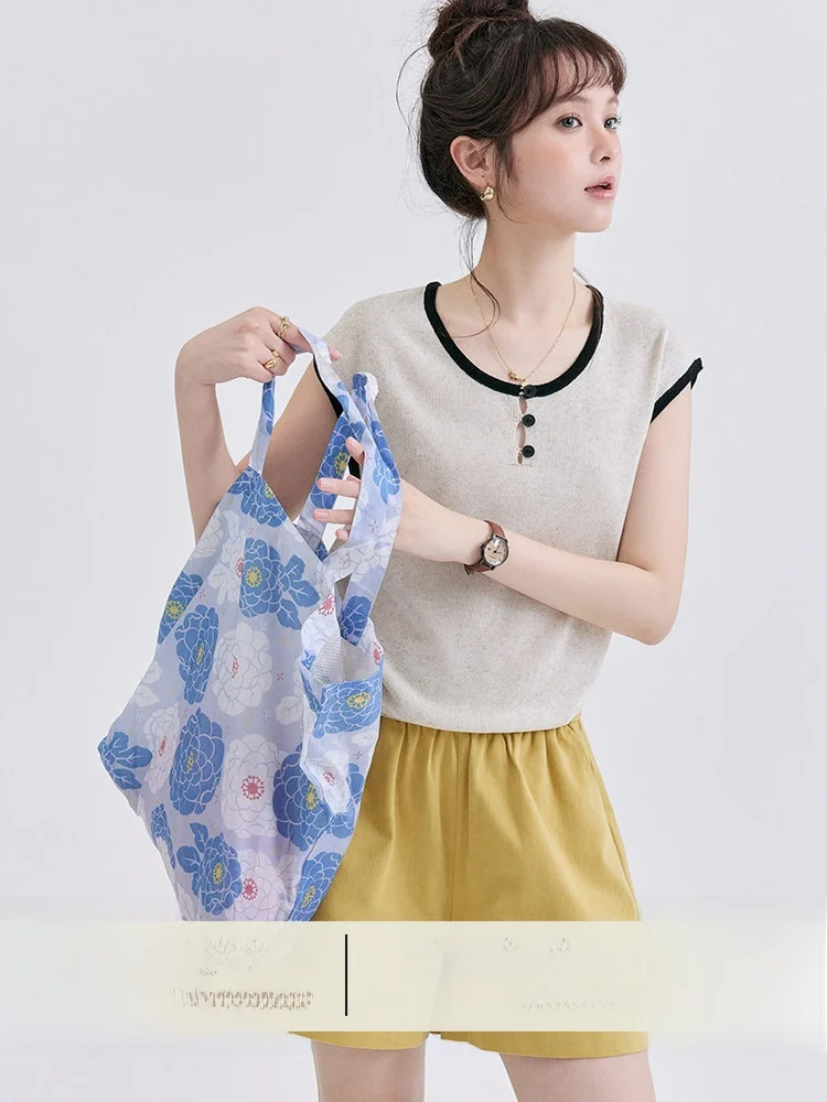 AMUU Original Color Block Neck Lenzing Short Sleeve Knitted Top Women Summer New Drawstring Hem Loose Fit Korean Style
AMUU Original Color Block Neck Lenzing Short Sleeve Knitted Top Women Summer New Drawstring Hem Loose Fit Korean Style