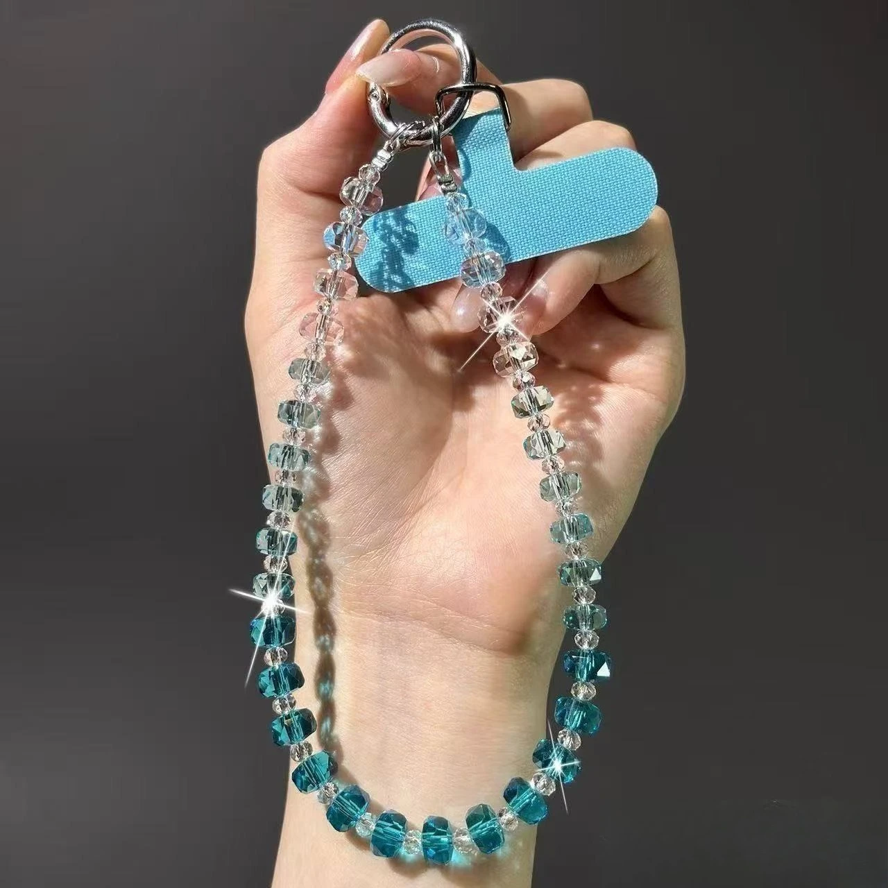 Luxurious Gradient Crystal Mobile Phone Lanyard High-end Luxury Crystal Hanging Chain Hand-beaded Wrist Chain Hand-held Pendant
Luxurious Gradient Crystal Mobile Phone Lanyard High-end Luxury Crystal Hanging Chain Hand-beaded Wrist Chain Hand-held Pendant